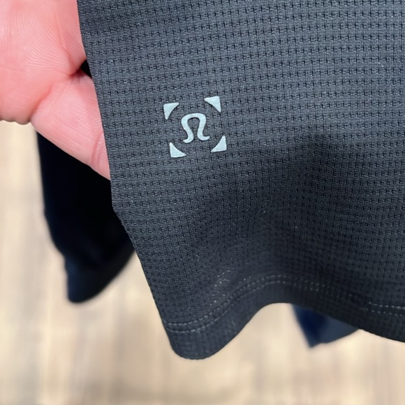 Men’s Charcoal Gray Lululemon Shorts - Picture 4 of 5